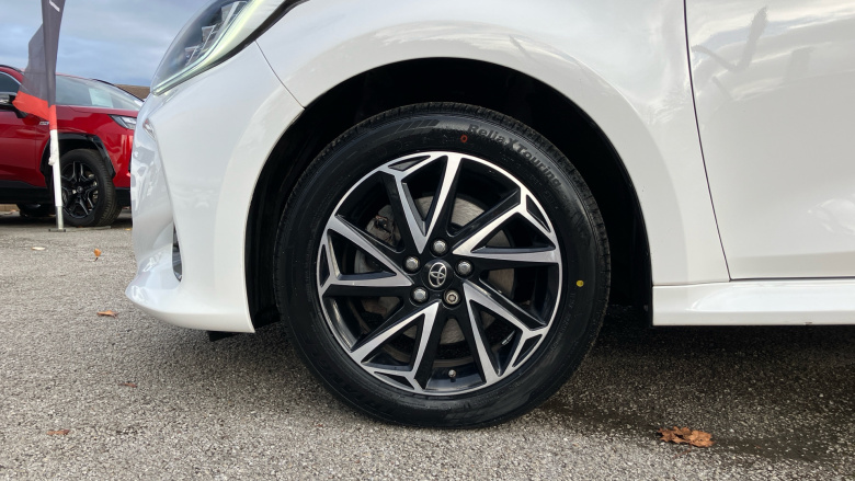 Toyota Yaris 1.5 Hybrid Design 5dr CVT Hybrid Hatchback